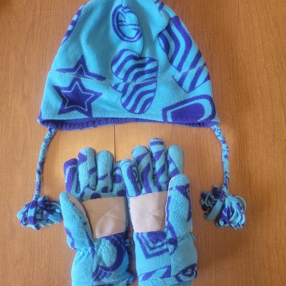 Girls hat/glove set. Children's Place, size 7/8 - Picture 4 of 4